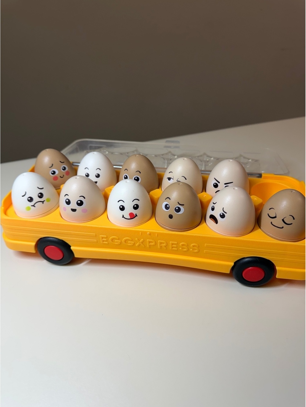 Eggxpress Toy Bus with 11 of 12 Expressive Eggs
